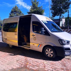 Xe limousine 11 chỗ cao câp